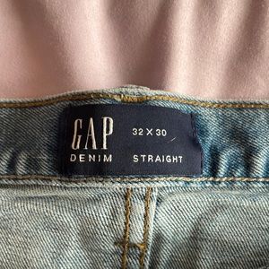 Gap denim size 32 x 30 straight fit. Worn:yes